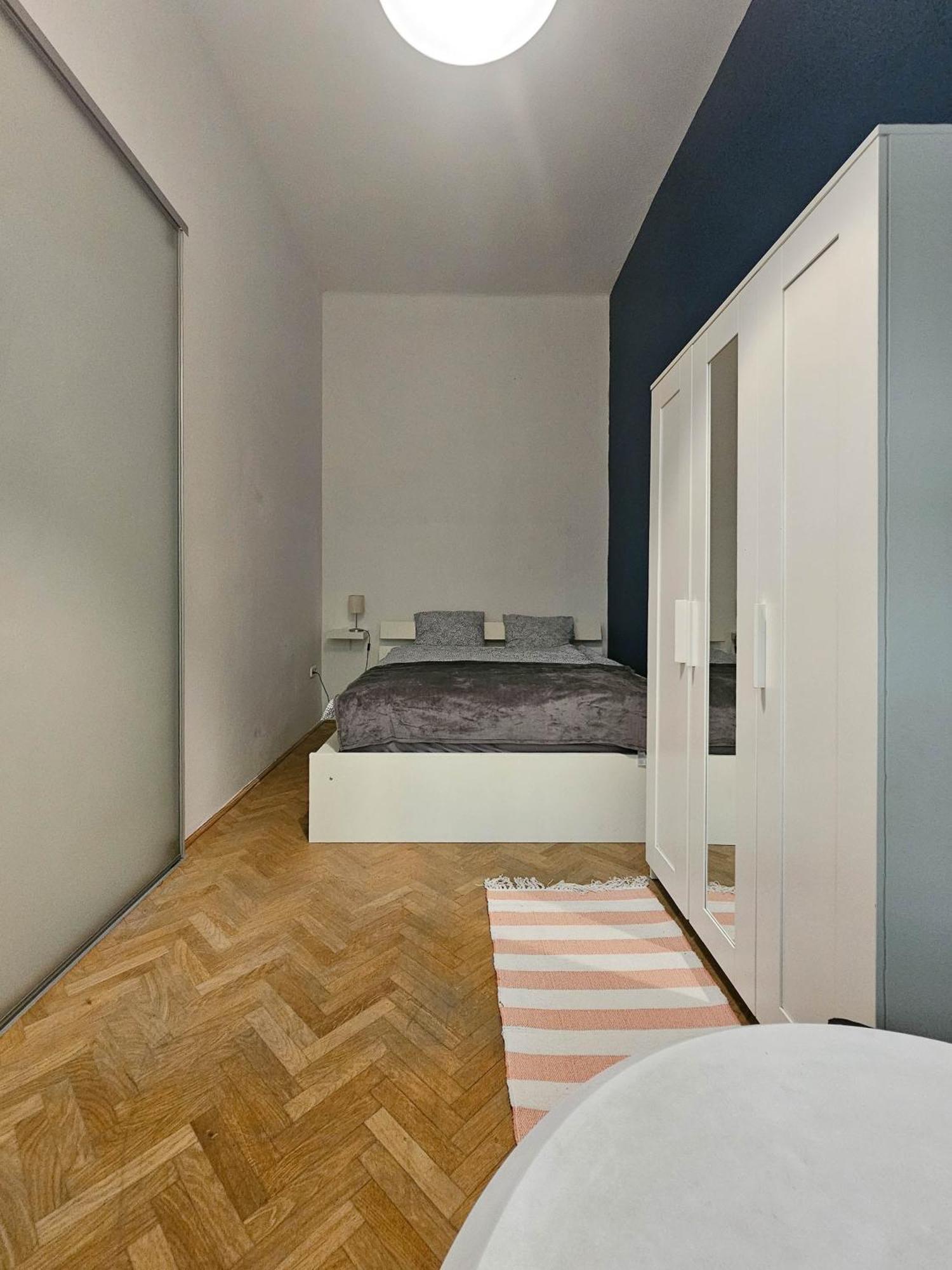 Purezen In The City For 2 Apartment Budapest Room photo